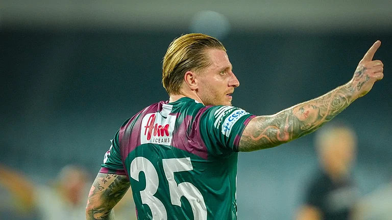 Jason Cummings celebrates after scoring the winner for Mohun Bagan against Punjab FC in ISL 2025-26. - mohunbagansg/X