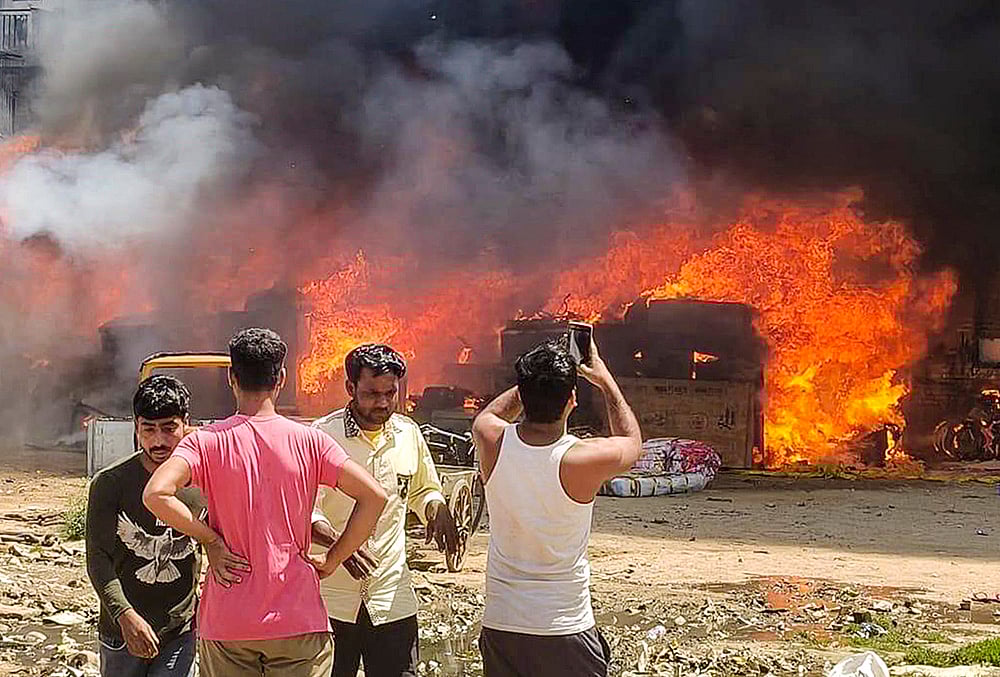 Gurugram: Flames engulf shanties in Sector 51