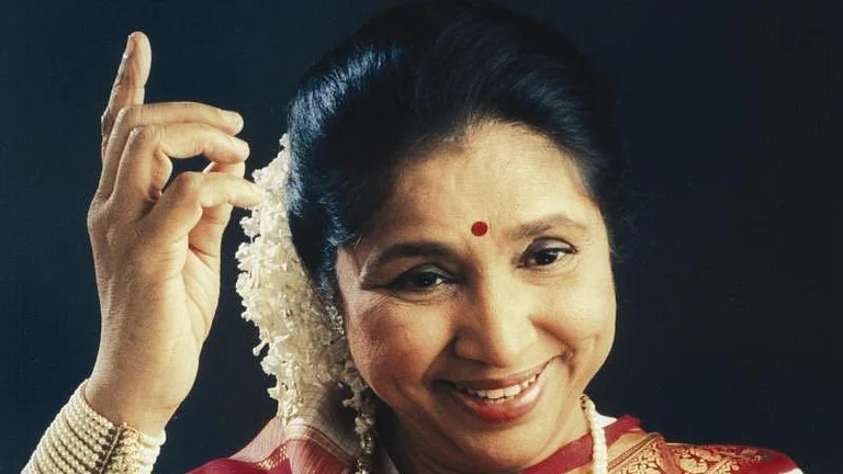 Asha Bhosle's funeral at 4 pm today - X