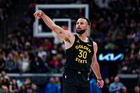 LA Clippers 115-110 Golden State Warriors, NBA 2026: Curry’s Return Not Enough In Tight Finish | Photo: AP/Ethan Swope : Golden State Warriors guard Stephen Curry (30) shoots against the Los Angeles Clippers during the second half of an NBA basketball game in Inglewood, Calif.