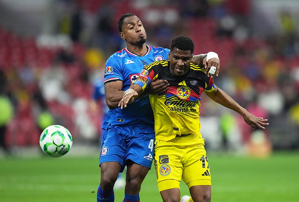 Club America vs Cruz Azul Mexican soccer league-Willer Ditta
