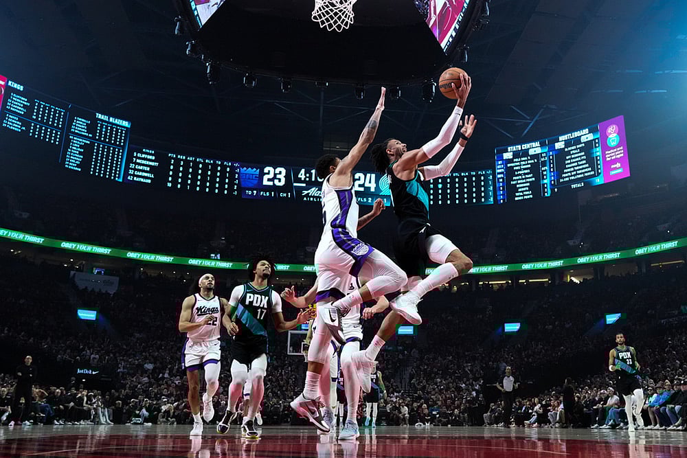 Portland Trail Blazers guard/forward Matisse Thybulle goes to the basket during the first half of an NBA basketball game against the Sacramento Kings in Portland, Ore.  - | Photo: AP/Jenny Kane