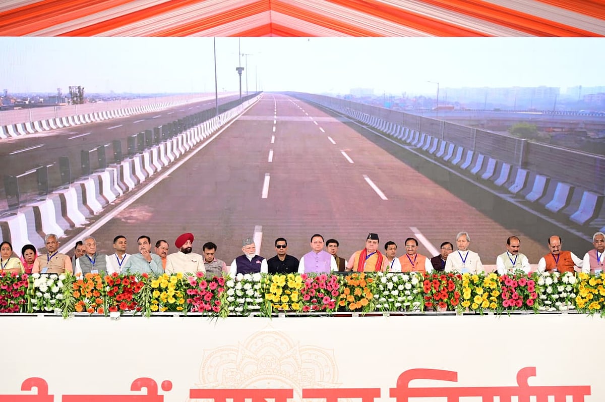 PM Modi and other dignitaries at the Delhi-Dehradun Economic Corridor inauguration - null