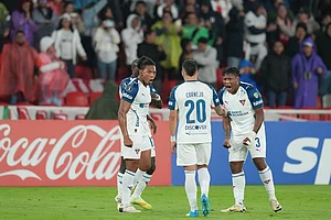 | Photo: AP/Dolores Ochoa : Jose Quintero of Ecuador's Liga Deportiva Universitaria, left, celebrates scoring his side's second goal against Brazil's Mirassol during a Copa Libertadores Group G soccer match in Quito, Ecuador.