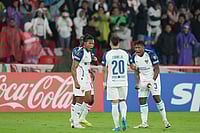 LDU Quito Vs Mirassol, Copa Libertadores: Ecuadorian King Of Cups Win High-Altitude Football | Photo: AP/Dolores Ochoa : Jose Quintero of Ecuador's Liga Deportiva Universitaria, left, celebrates scoring his side's second goal against Brazil's Mirassol during a Copa Libertadores Group G soccer match in Quito, Ecuador.