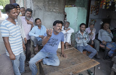 Most of the labourers working in glass industries have not earned anything in March 