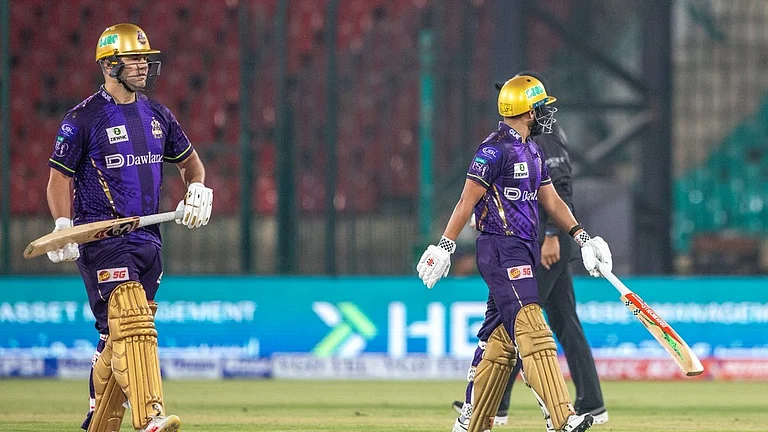 Quetta Gladiators beat Lahore Qalandars by six wickets in Karachi. - X/@thepslt20