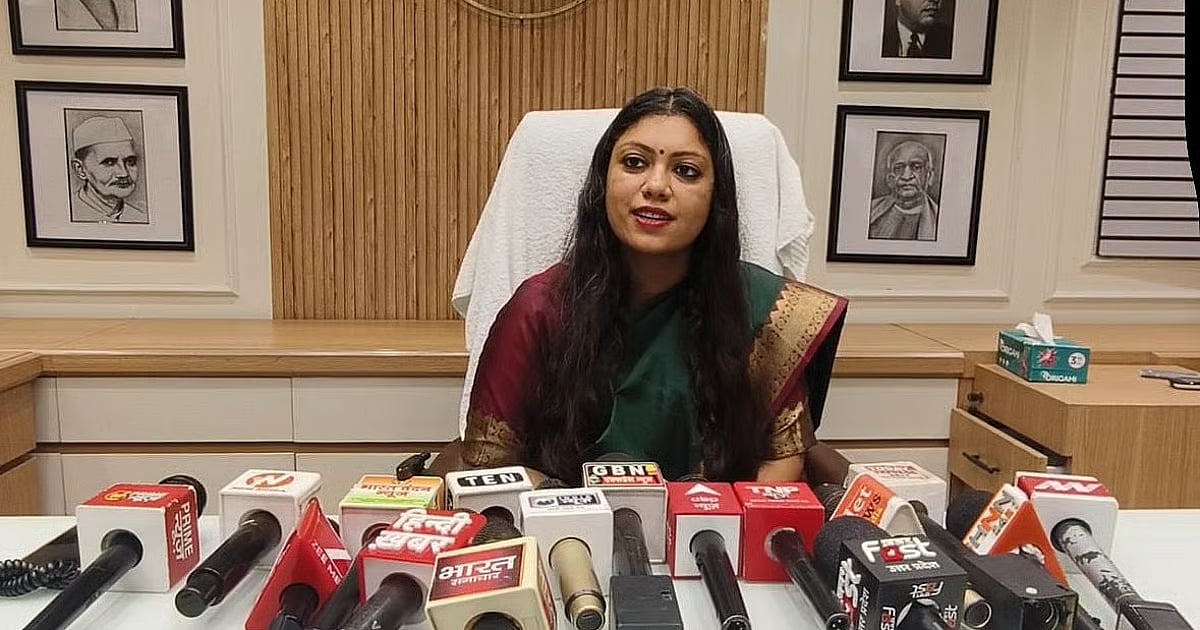 DM Noida faces backlash - null