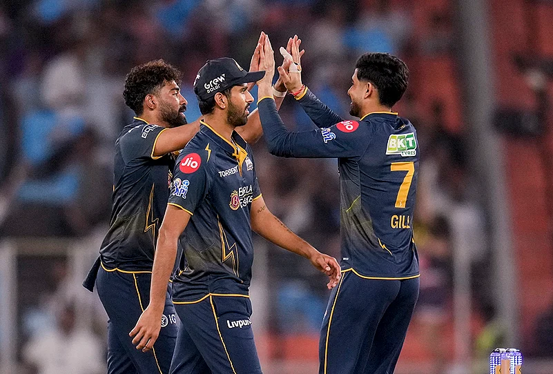 GT vs KKR IPL 2026 Match 25 T20 cricket match-Mohammed Siraj