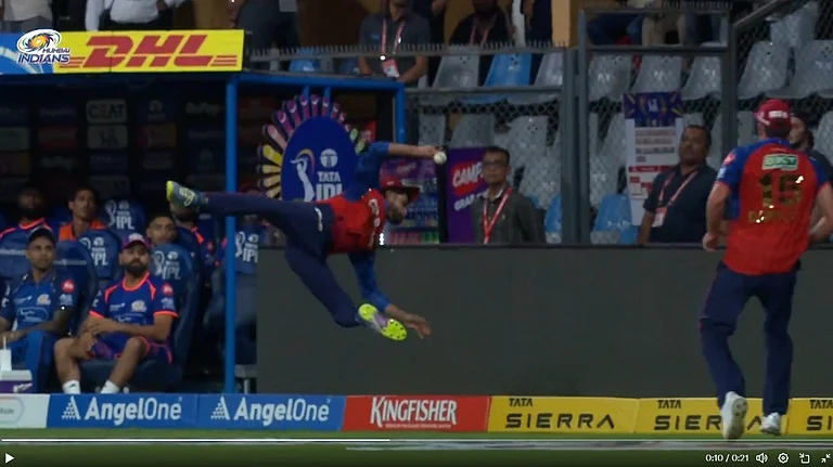 Shreyas Iyer taking the sensational relay catch with Xavier Bartlett during the Mumbai Indians vs Punjab Kings IPL 2026 match at Wankhede Stadium. - IPL