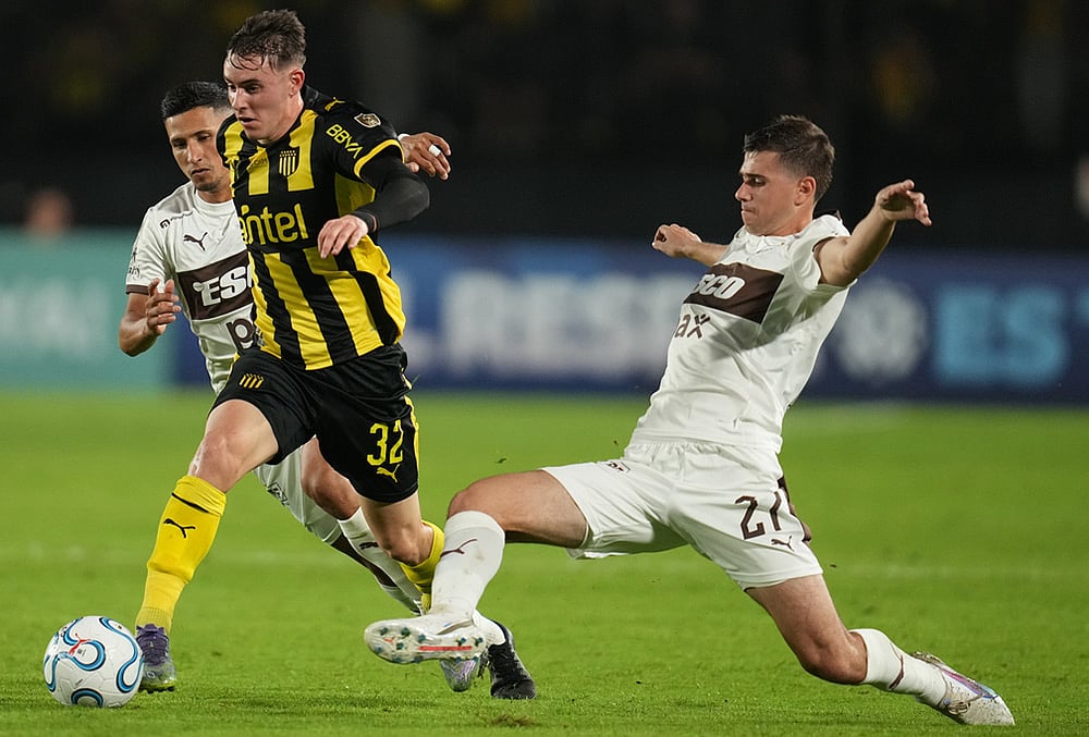 Penarol vs Platense conmebol copa libertadores soccer-Leandro Umpierrez