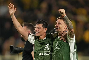 | Photo: AP/Matilde Campodonico : Franco Zapiola, left, and Guido Mainero of Argentina's Platense celebrate after beating Uruguay's Peñarol in a Copa Libertadores Group E soccer match in Montevideo, Uruguay.