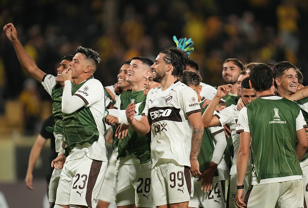 Penarol vs Platense conmebol copa libertadores soccer-