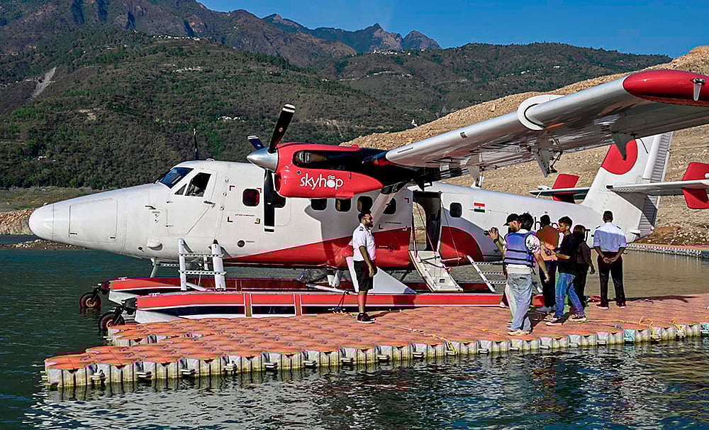 Seaplane makes third trial landing at Tehri Lake