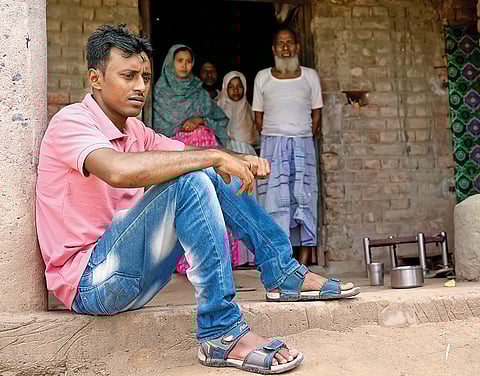 Mohidur rushed from Kerala, where he works as a daily wager, to his village in Daulatpur in Malda after nine out of 11 members of his family went missing from the voter list. He says thousands of people are rushing back home to get their names included. The trains are all packed. They fear if they don’t get the issue fixed, they will be thrown out of the country.