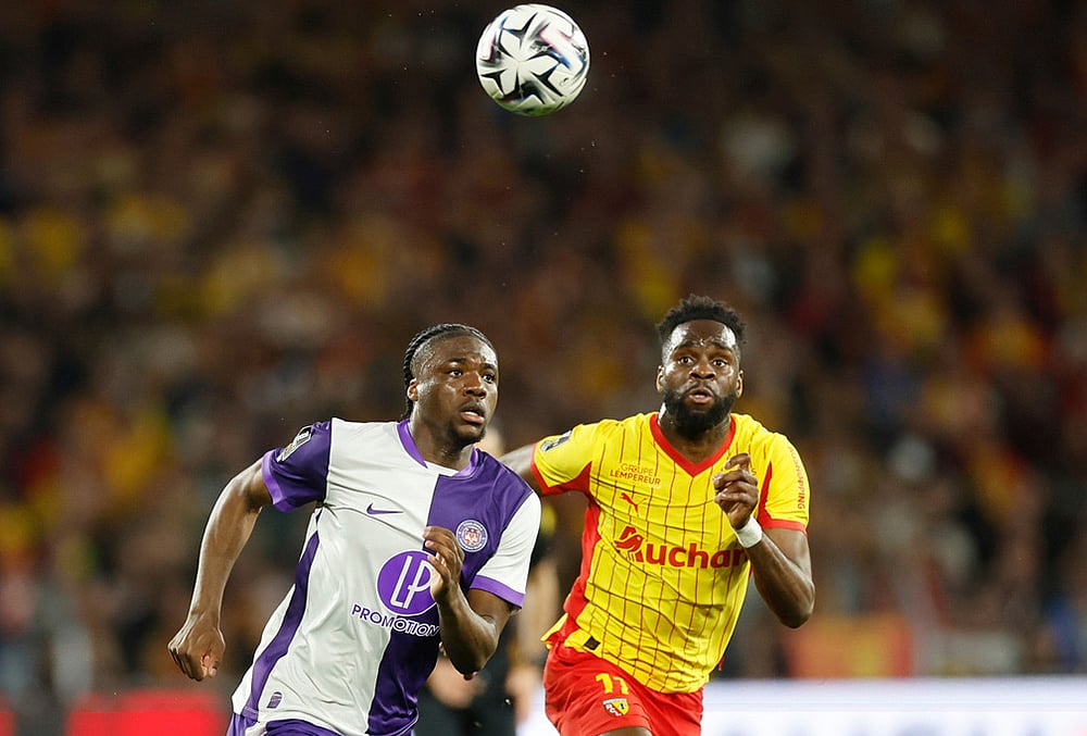 Lens Vs Toulouse Ligue 1 soccer-Toulouses Seny Koumbassa