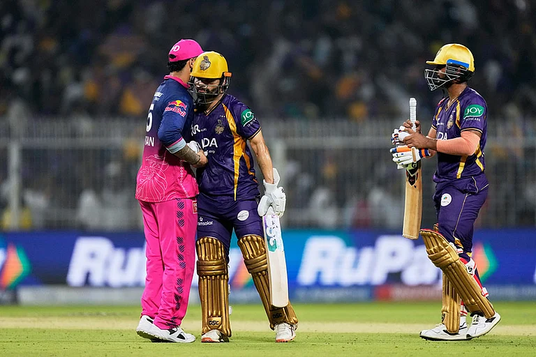 Rajasthan Royals' captain Riyan Parag, left, congratulates Kolkata Knight Riders' Rinku Singh after Kolkata Knight Riders won the Indian Premier League cricket match against Rajasthan Royals in Kolkata, India. - | Photo: AP/Bikas Das