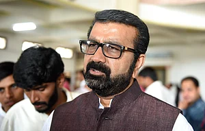 PTI : The Enforcement Directorate on Monday raided the premises of the two sons of Karnataka Congress MLA N.A. Haris