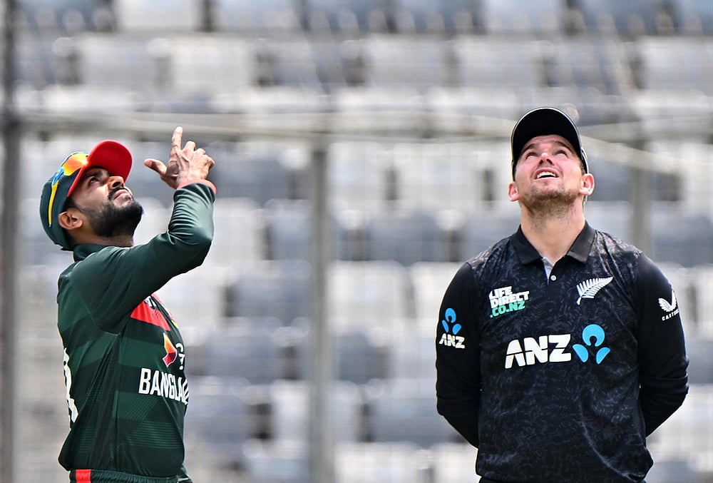 Bangladesh's captain Mehity Hassan Miraz toss the coin as New Zealand's captain Tom Latham looks on during the second one day international cricket match between Bangladesh and New Zealand in Mirpur, Bangladesh. - | Photo: AP/Mosaraf Hossain