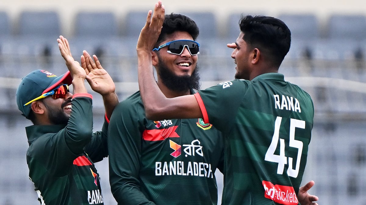 Bangladesh's Nahid Rana celebrates the wicket of New Zealand's Henry Nicholls during the second one day international cricket match between Bangladesh and New Zealand in Mirpur, Bangladesh, Monday, April 20, 2026.  - (AP Photo/Mosaraf Hossain)