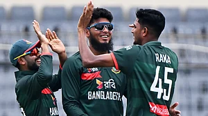 (AP Photo/Mosaraf Hossain) : Bangladesh's Nahid Rana celebrates the wicket of New Zealand's Henry Nicholls during the second one day international cricket match between Bangladesh and New Zealand in Mirpur, Bangladesh, Monday, April 20, 2026.