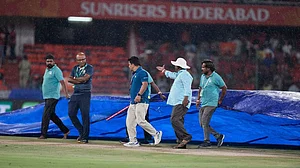 | Photo: AP/Mahesh Kumar A. : There is low prediction of rain in Hyderabad today between the match between Sunrisers Hyderabad and Delhi Capitals.