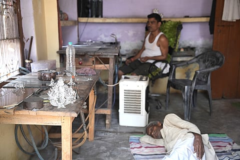The hunt for the missing labourers takes us to the Labour Colony. Around 9,000 families of labourers associated with the glass trade live here. Most have been out of work since the war began and are forced to borrow money for survival.