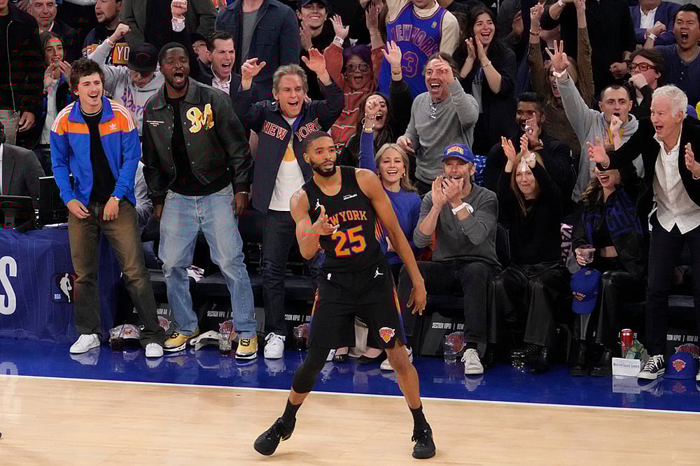 New York Knicks guard Mikal Bridges (25) reacts after scoring a 3-point goal during the first half in Game 2 of a first-round NBA playoffs basketball series against the Atlanta Hawks in New York. - | Photo: AP/Yuki Iwamura
