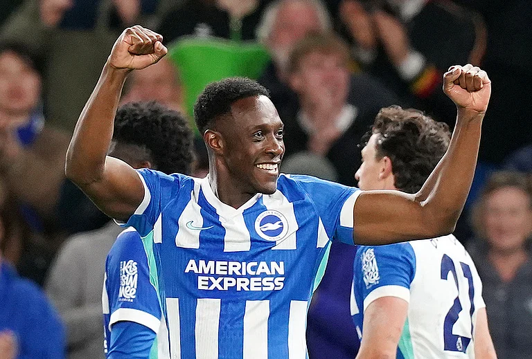 Brighton and Hove Albion's Danny Welbeck celebrates scoring their third goal during the Premier League soccer match between Brighton and Hove Albion and Chelsea in Brighton, England. - | Photo: Gareth Fuller/PA via AP