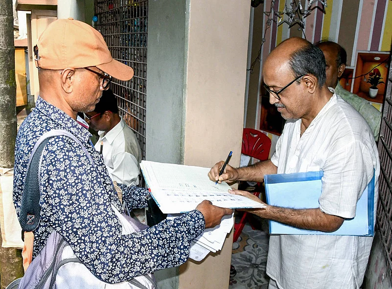 Bengal’s Voteless Poll Workers