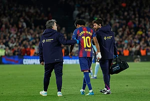 | Photo: AP/Joan Monfort : Barcelona's Lamine Yamal leaves the pitch injured during the Spanish La Liga soccer match between Barcelona and Celta Vigo in Barcelona, Spain.
