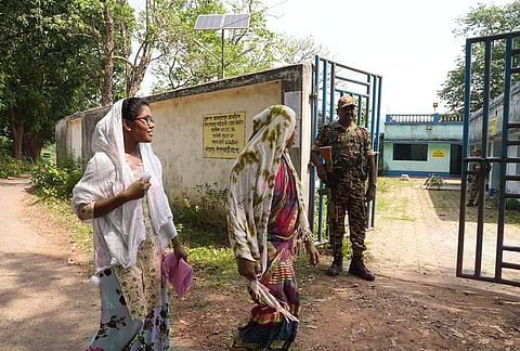 In the remote tribal-dominated village of Amlasole in Jhargram’s Binpur constituency, people turn up to vote in the hope of jobs, schools and better facilities. The area, once a hotspot of Maoist movement, continues to battle extreme poverty, lack of resources, water scarcity and thinning employment opportunities. 