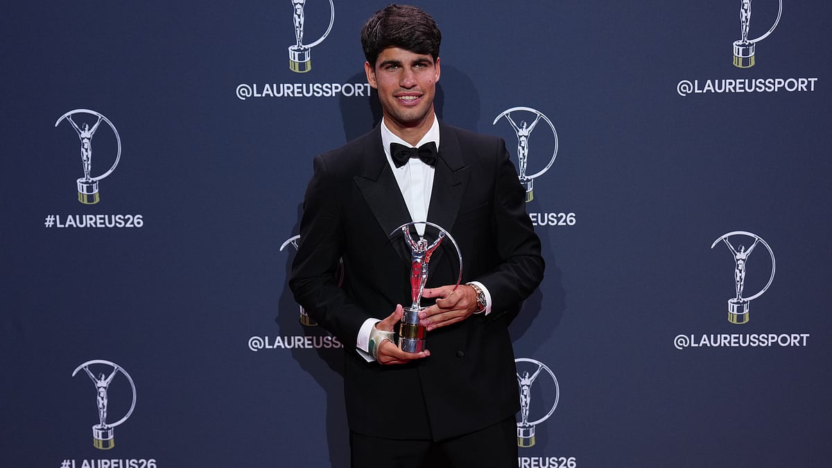 Carlos Alcaraz poses with his Laureus World Sportsman of the Year award during the 2026 Laureus World Sports Awards ceremony in Madrid, Spain, Monday, April 20, 2026.  - | Photo: AP/Manu Fernandez