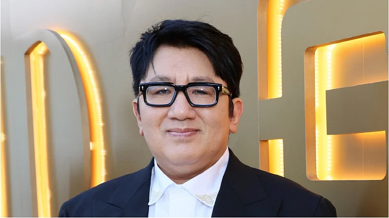 Bang Si-hyuk Arrest Warrant Denied in HYBE Investigation Case - Instagram