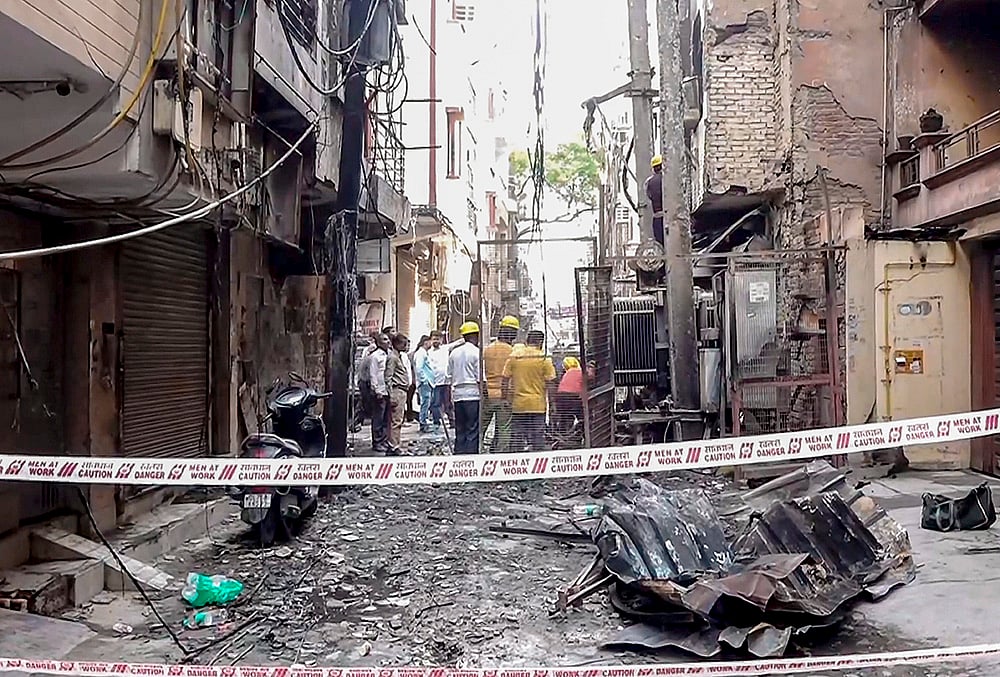 Fire at Laxmi Nagar area