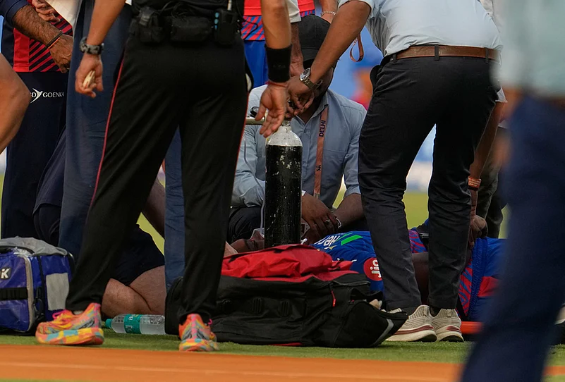 DC vs PBKS IPL 2026 match 35 photos-Physios attend to ngidi