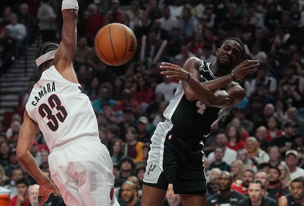 Portland Trail Blazers Vs San Antonio Spurs NBA Playoffs-Deaaron Fox 