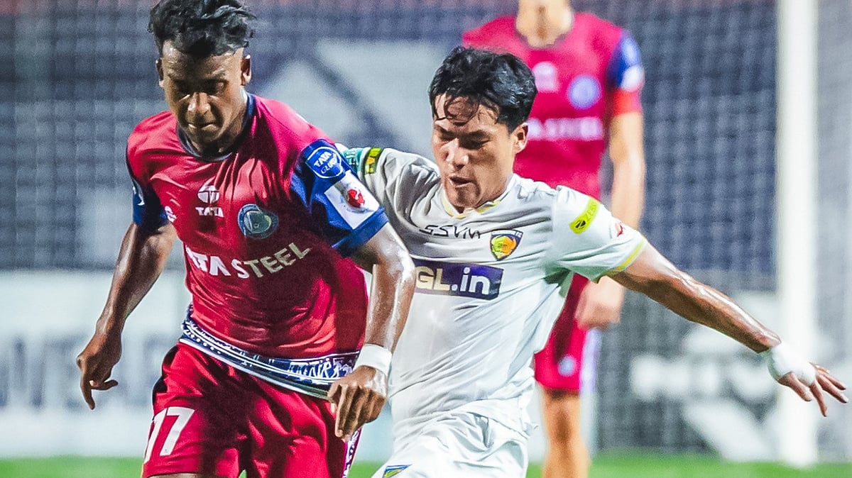 Jamshedpur FC footballers in action against Chennaiyin FC players in ISL 2025-26.  - IndSuperLeague/X