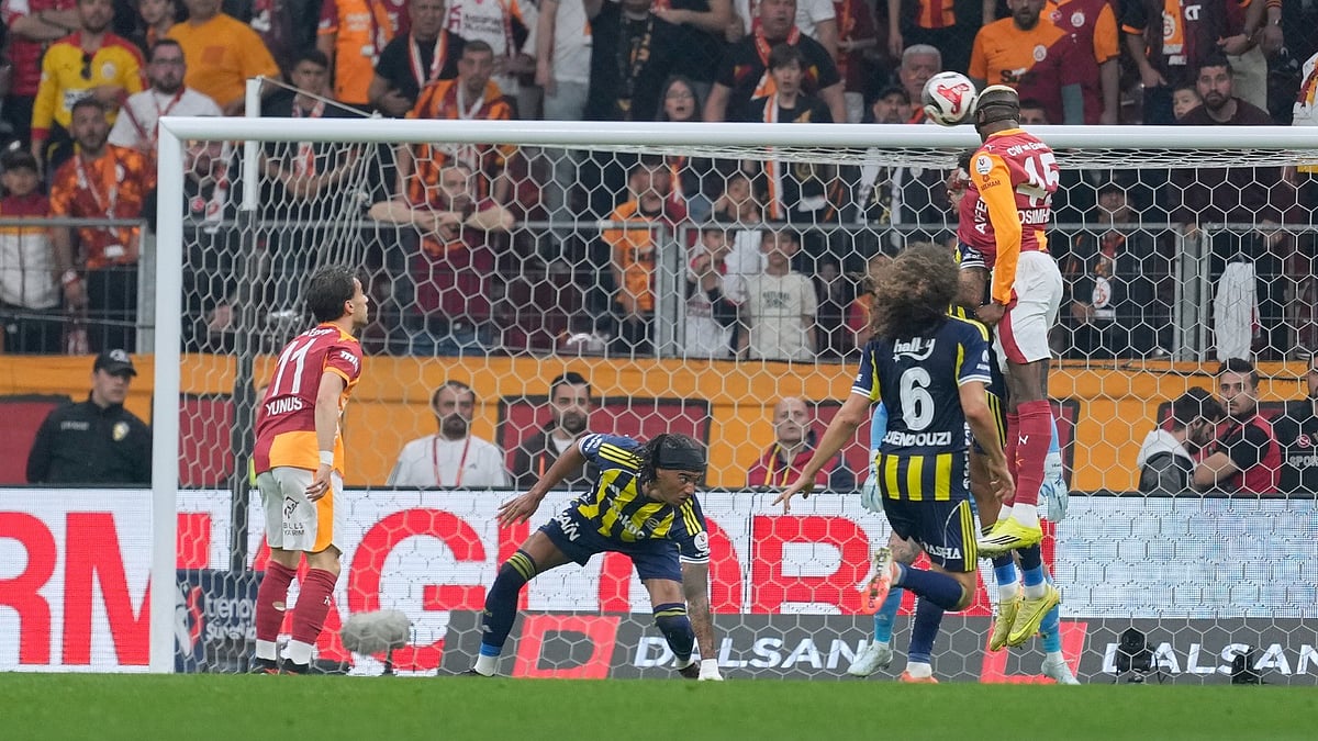 galatasaray vs fenerbahce live score turkish super lig 2025-26 match day 31 intercontinental derby