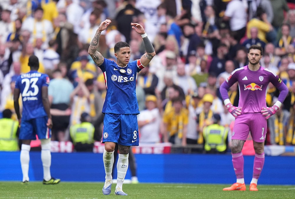 Chelsea's Enzo Fernandez celebrates at the the end of the FA Cup semifinal soccer match between Chelsea and Leeds in London, England. - | Photo: AP/Alastair Grant