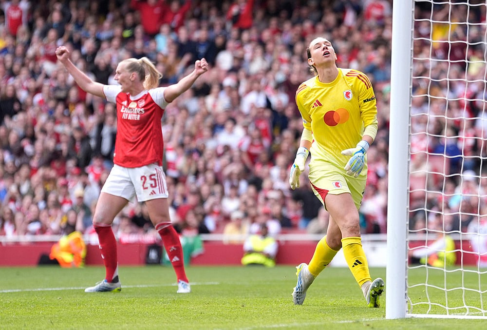 Arsenal Vs OL Lyonnes Womens Champions League Soccer-Christiane Endler