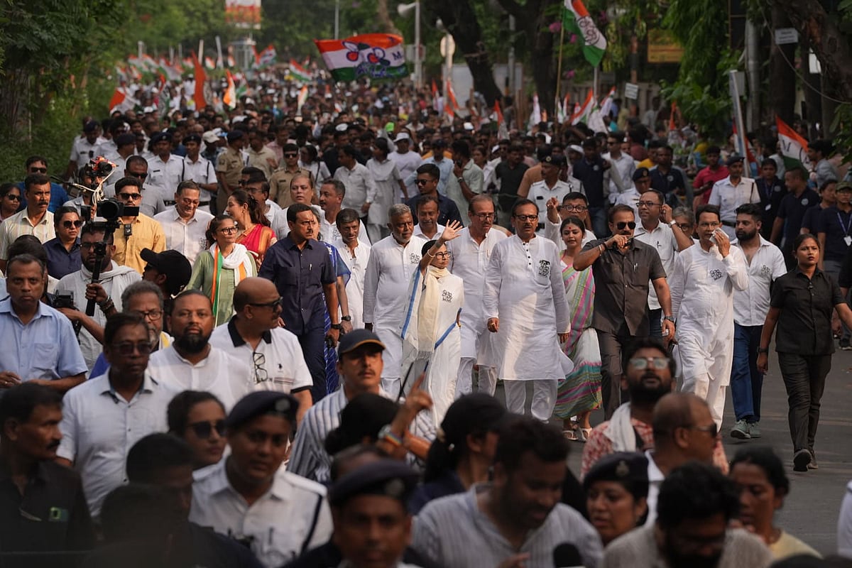 Mamata Banerjee roadshow Kolkata
