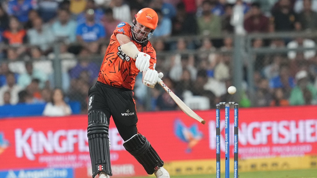 AP Photo/Rafiq Maqbool : Sunrisers Hyderabad's Travis Head plays a shot during the Indian Premier League cricket match between Mumbai Indians and Sunrisers Hyderabad in Mumbai, India, Wednesday, April 29, 2026.