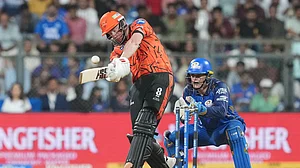 AP Photo/Rafiq Maqbool : Sunrisers Hyderabad's Heinrich Klaasen plays a shot during the Indian Premier League cricket match between Mumbai Indians and Sunrisers Hyderabad in Mumbai, India, Wednesday, April 29, 2026.