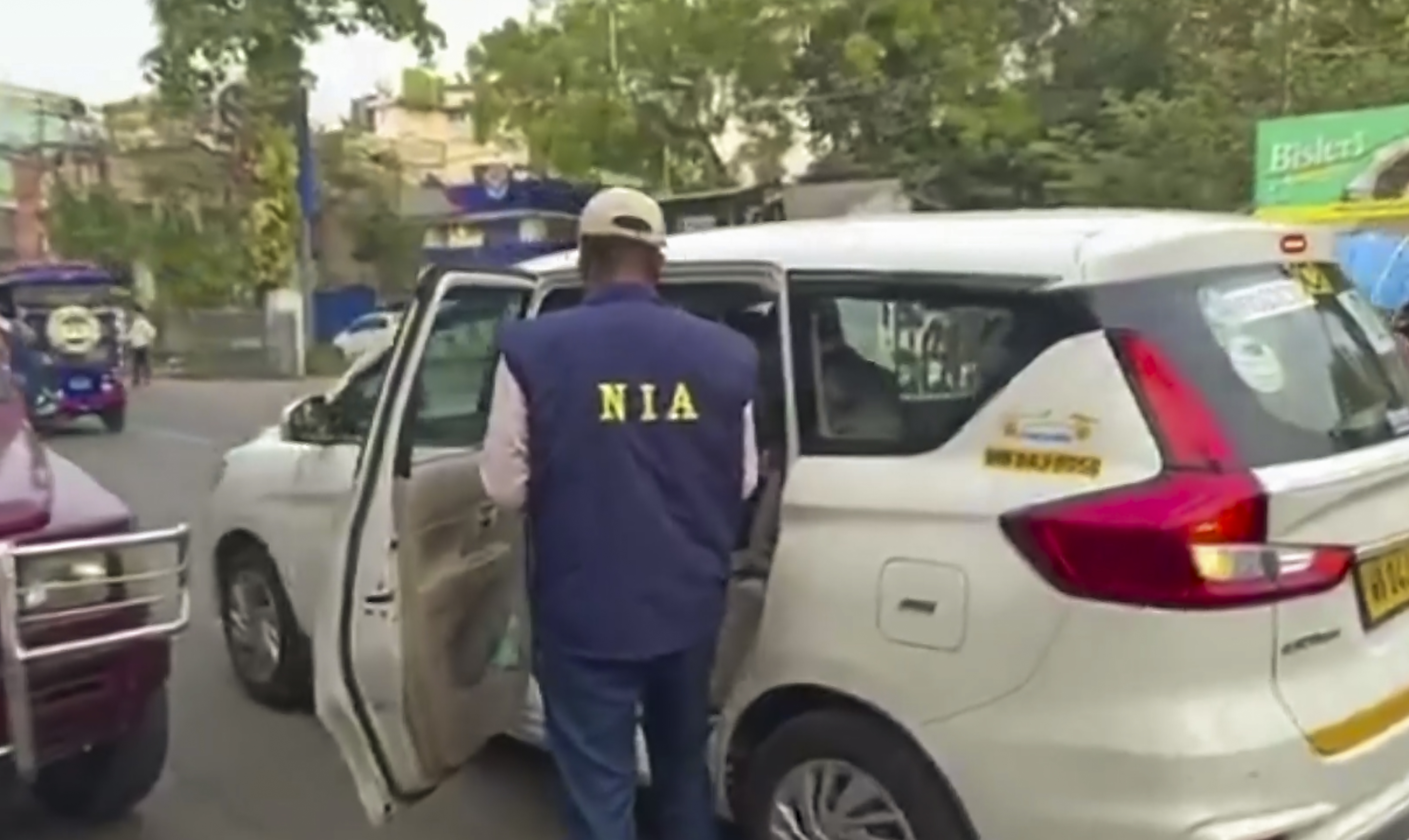 Phase 2 Bengal Polls: NIA Teams Deployed Across 7 Constituencies PTI : NIA officials have been deployed in at least seven Assembly seats of West Bengal where the second phase of polling is underway on Wednesday