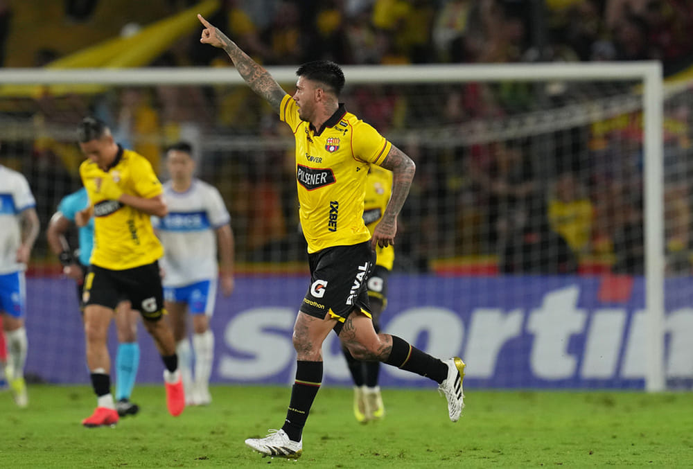 Ecuador Chile Copa Libertadores Soccer-Milton Celiz