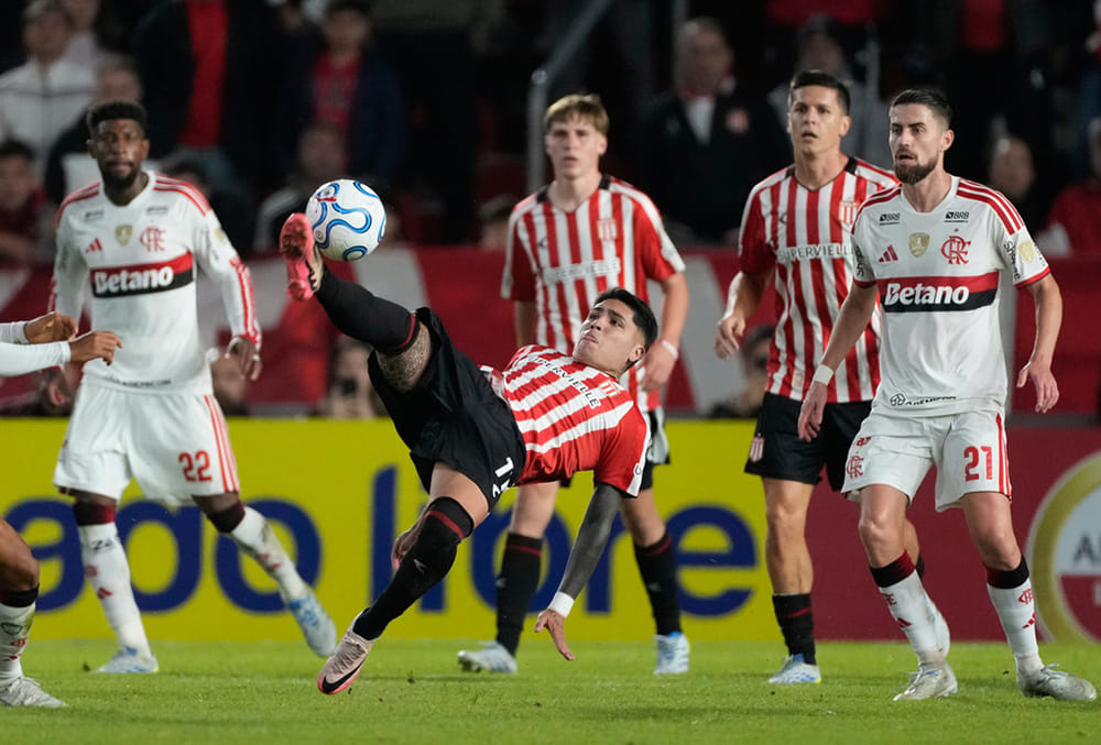 Estudiantes de La Plata vs Flamengo Copa Libertadores-Facundo Farias