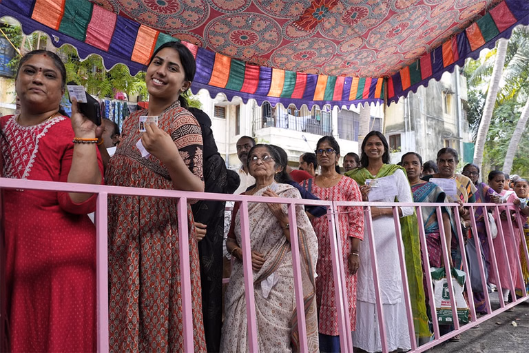 Women voters queue up in Villivakkam, Chennai - | Photo: Suresh K. Pandey