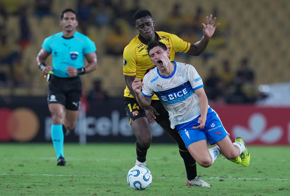 Ecuador Chile Copa Libertadores Soccer-Justo Giani
