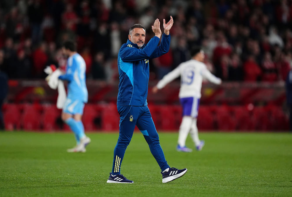 Nottingham Forest manager Vitor Pereira applauds the fans after the Europa League semifinal first leg soccer match between Nottingham Forest and Aston Villa in Nottingham, England. - | Photo: Mike Egerton/PA via AP